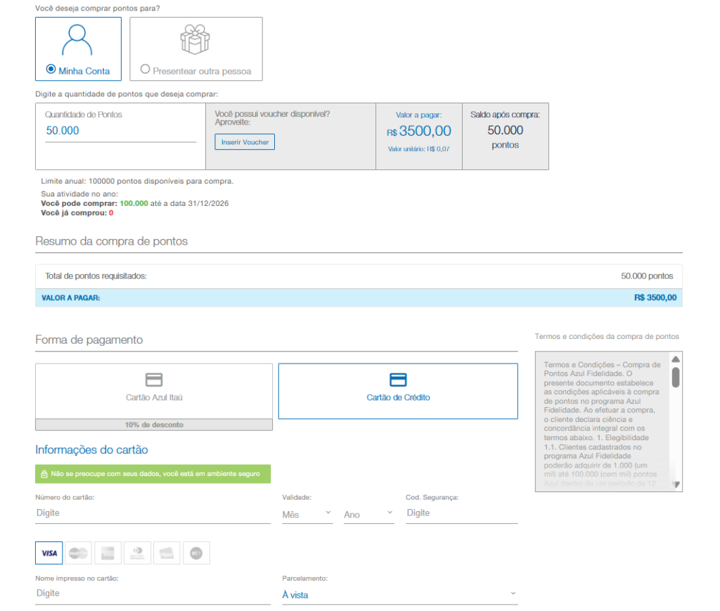 Captura de tela da página de checkout do programa Azul Fidelidade mostrando a simulação de compra de cinquenta mil pontos, resumo de valores e opções de pagamento com cartão de crédito, ilustrando o processo de como comprar milhas.